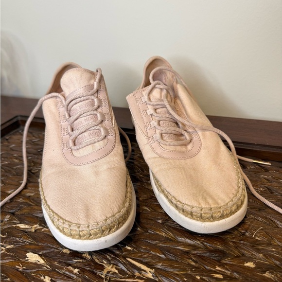 Michael Kors Woman's Finch Lace Up Optic/Ivory - Picture 4 of 12